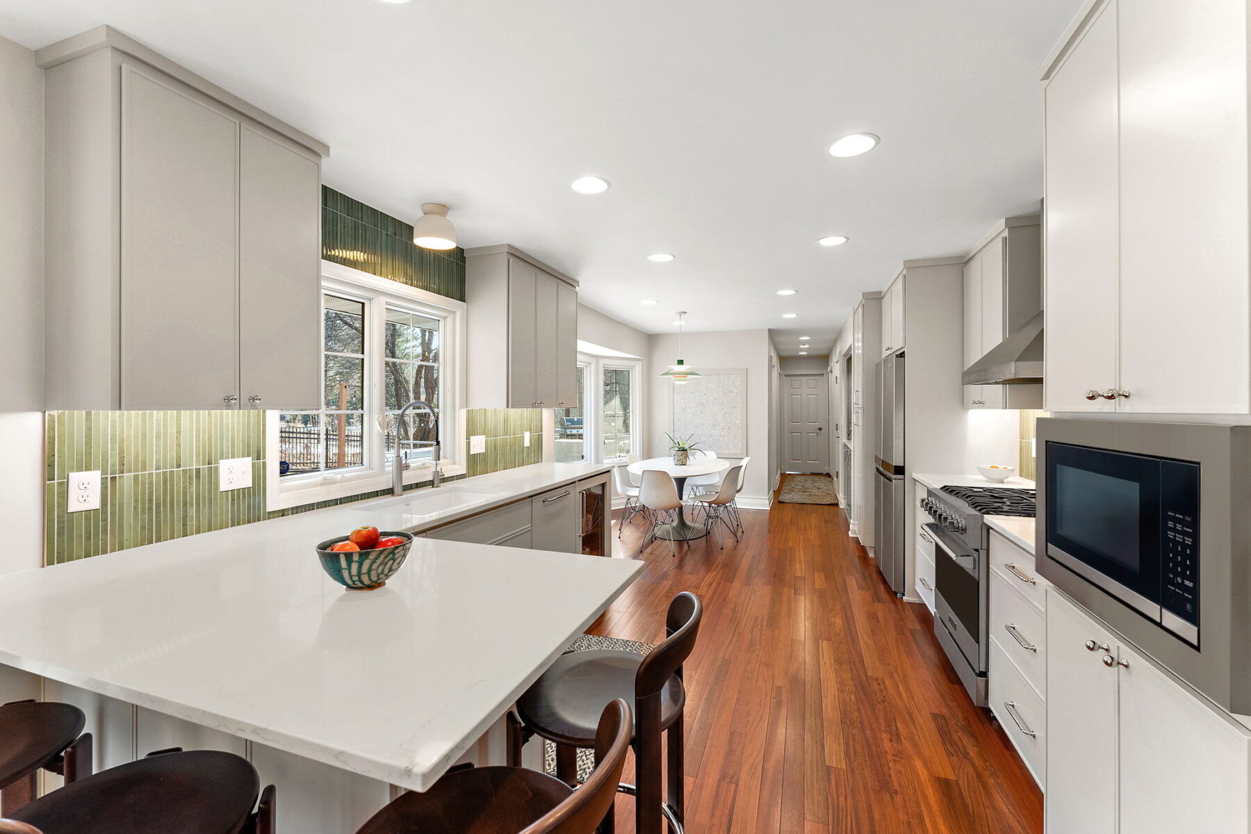 Kitchen by Plekkenpol Builders, Inc.